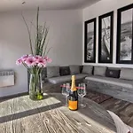 Hd House I アパート *
